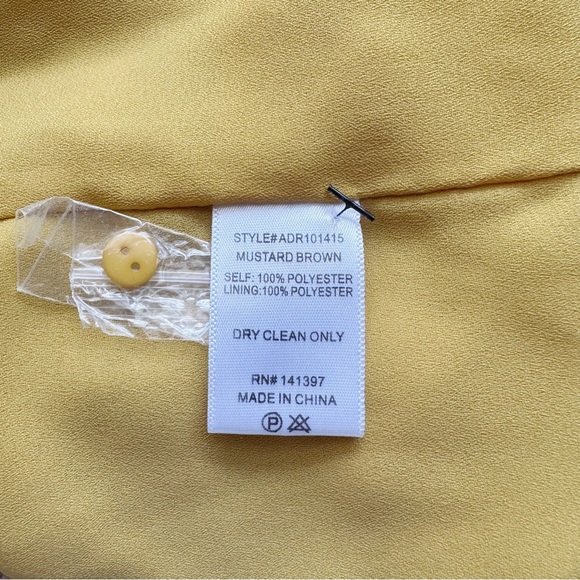 NWT ASTR The Label Floral Mock Neck Smocked Waist Maxi Dress - Picture 8 of 8